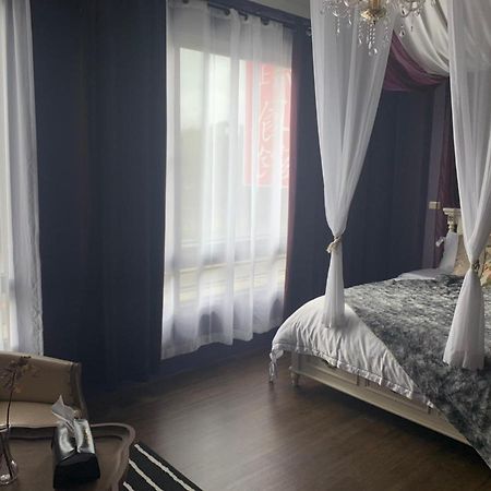 Light Luxury Apartment Apartment Taitung Екстериор снимка